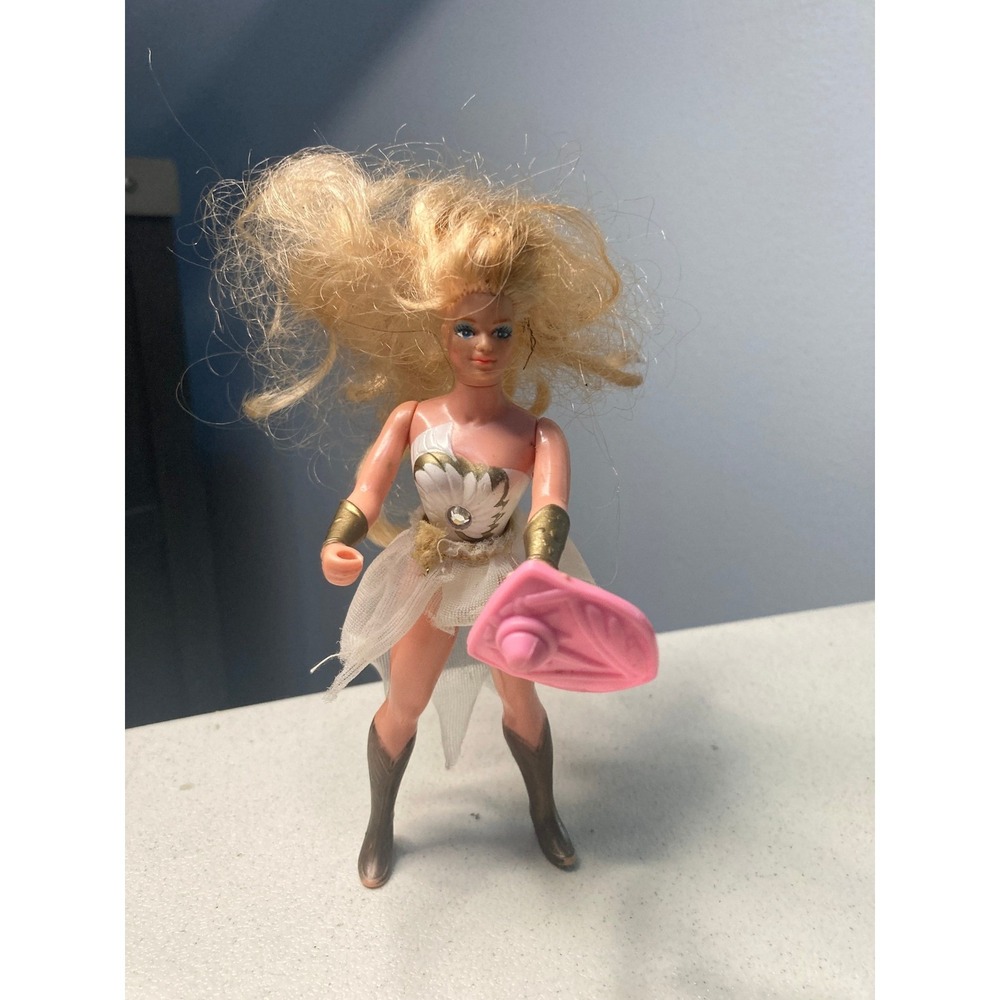 Vintage 1984 Mattel She-Ra Princess Power Figure MOTU with Starburst Shield